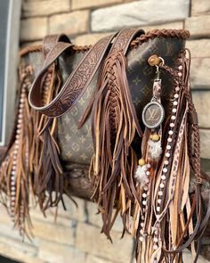 Lv Fringe Bag, Western Bags Purses Diy, Lv Western Purses, Diy Boho Bags How To Make, Boho Bags And Purses, Boho Louis Vuitton Bag, Fringe Louis Vuitton Purses, Western Purses With Fringe, Boho Bags Diy