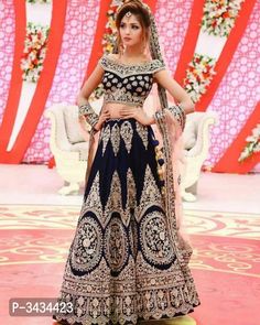 Pakistani Bridesmaid Dresses, Designer Lengha Choli, Pakistani Bridesmaids, Designer Lengha, Party Wear Pakistani, Party Wear For Women, Designer Bridal Lehenga Choli, Bridal Lehenga Collection, Wedding Sari