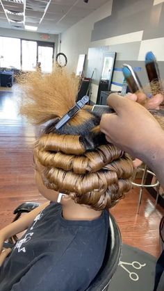 Wagon Monroe💺💇🏾‍♀️7⃣❤ | Half Up Half Down W/ Spiked Bun💁🏾‍♀️ #quickweave #halfuphalfdown #halfuphalfdownhairstyle #phillyhairstylist #phillyhair… | Instagram Black Kids Braids Hairstyles, Sleek Ponytail Hairstyles, Side Ponytail, Quick Weave Hairstyles, Honey Blonde Hair, Honey Hair, Beautiful Wigs