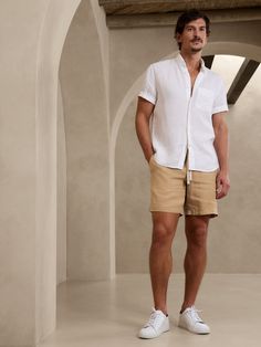 Effortless and luxurious, this linen short stays cool and fresh, even in heat an humidity.  Pull-on styling makes it a go-to style for days that call for a bit of extra ease.  SLIM FIT: Mid rise, with a slim leg.  Pull-on styling with drawstring wais Mens Summer Date Night Outfit, Men’s Vacation Outfit Ideas, Noctis Outfit, Male Summer Outfits Aesthetic, Greece Outfit Ideas Men, Mens Holiday Outfits Summer, Men’s Night Out Outfit, Men Shorts Outfit Summer Mens Fashion, Thailand Outfit Ideas Men