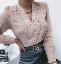 Lace Long Sleeve Top, Mama Design, Lace Blouse Long Sleeve, Lace Top Long Sleeve, Lace Long Sleeve, Blouse Material, Office Look, Bodycon Fashion, Chic Casual