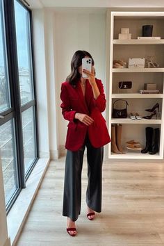 Discover 8 stunning velvet blazer outfits perfect for the Christmas party season. Get inspired and elevate your holiday wardrobe effortlessly with classy looks like this one with a red velvet blazer and black wide-leg pants! Velvet Outfits For Women, Red Blazer Outfit, Red Velvet Blazer, Office Holiday Party Outfit, Christmas Party Outfit Work, Christmas Blazer, Office Party Outfits