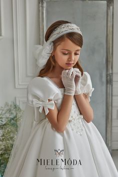 Designed and proudly made in Europe. Ships from the USA.   PLEASE NOTE:  Any accessories pictured (i.e. mask, headpiece, gloves, capes, veils, etc.) are available for purchase upon request and not included in this listing unless otherwise stated. Comunion Dress, Girls First Communion Dresses, Flower Girl Gown, Girls Communion Dresses, Holy Communion Dresses, 파티 드레스, First Communion Dress, First Communion Dresses, Gowns For Girls