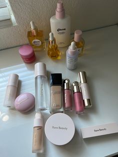 Clean Girl Aesthetic Makeup Products, Makeup Collection Aesthetic, Trending Makeup, Beauty Dior, Rare Beauty