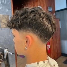 Mid Fade Hairstyle, Best Haircut For Men, Low Fade Curly Hair, Eddie Preciado, Hairstyle For Boys, Men With Thick Hair, Boys Haircuts Curly Hair, Curly Fade, Very Short Hair Men