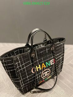 Size: 37cm*30cm It comes with Dust box, Care manual, Tag, and Paper bag. New Handbags, Paper Bag, Fashion Statement, Wellness Design, Things To Come, The Incredibles