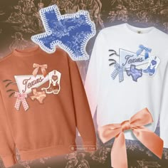 Show love for your favorite school through a unique approach through these preppy designs! .⋆ → 𝘉𝘳𝘢𝘯𝘥: Comfort Colors Sweatshirt → 𝘊𝘰𝘮𝘱𝘰𝘴𝘪𝘵𝘪𝘰𝘯: 80% Cotton, 20% Polyester → Medium-heavy fabric (9.5 oz /yd² (322.1 g/m → Relaxed fit + Sewn in twill label → OEKO-TEX certified low-impact dyes 𝘾𝙖𝙧𝙚 𝙄𝙣𝙨𝙩𝙧𝙪𝙘𝙩𝙞𝙤𝙣𝙨: This garment is meant to look more vintage and feel softer over time. 𝘞𝘢𝘴𝘩𝘪𝘯𝘨: Turn the garment inside out, wash with similar colors in cold water on a gentle setting. Avoid bleach.  𝘋𝘳𝘺𝘪𝘯𝘨: Air drying is best. You can also tumble dry on low, but avoid direct sunlight and high heat. 𝘐𝘳𝘰𝘯𝘪𝘯𝘨: If you do iron, turn the garment inside out and use a cool iron to avoid cracking and fading. 𝙎𝙞𝙯𝙞𝙣𝙜: This sweatshirt is based after Comfort Preppy Cotton Tops With Letter Print, Preppy Cotton Sweatshirt For Fall, Preppy Designs, Texas College, College Gameday Outfits, Sweatshirt Preppy, Patchwork Sweatshirt, Boot Bling, Upcycle Shirt