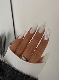 35+ Elegant & Classy Winter Nails I'm Obsessing Over! Classy Winter Nails, Snowflake Nails, Christmas Nails Acrylic, 50 Christmas, Her Nails, Winter Nail Designs, Festival Nails