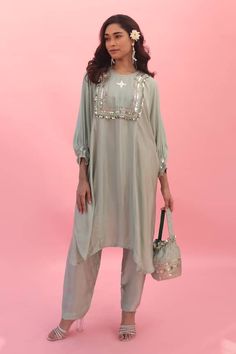 Green straight kurta featuring thread, sequin hand embroidery and lace detailing. Paired with a solid pant. - Aza Fashions Pant For Women, Straight Kurta, Kurta With Pants, Pants Pattern, Pink Satin, Aza Fashion, Fashion Set, Hand Embroidery, Types Of Sleeves