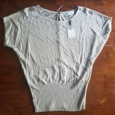 Brand New With Tag Womens Shirt By Calvin Klein. Size S/P. No Imperfection. Originally Price $74.50 *All Clothes Are Gently Used Or Never Worn. No Stains, Rips, Or Tears.* Message Me For Bundles!* Womens Shirt, Womens Calvin Klein, Calvin Klein, Blouses For Women, Womens Shirts, Top Blouse, Im Not Perfect, Bundles, Womens Tops