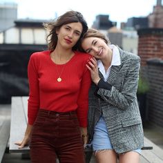 High Visual Weight Outfit, Red Tshirt Outfit, Dna Model, Giovanna Battaglia