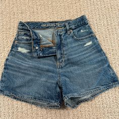 Nwot - Very High Rise Cheap Vintage Mid-rise Jean Shorts, American Eagle 90s Jeans, American Eagle Mom Shorts, Jean Shorts American Eagle, American Eagle 2000s, Fancy Fits, Curvy Shorts, American Eagle Shorts, Boyfriend Shorts