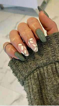 March Nails, Green Acrylic Nails, Short Acrylic Nails Designs, Oval Nails, Minimalist Nails, Classy Nails, Chic Nails, Short Acrylic Nails, Best Acrylic Nails