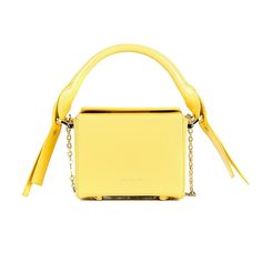 This trendsetting Box Bag is designed by All Black with current fashion trends in mind. Its minimalistic monochromatic design adds to the chic retro style of the box shape. This yellow leather purse also comes with a detachable gold chain for a trendy yet functional addition, allowing it to be worn as a crossbody, long shoulder bag, or a mini handbag. Tote your basic essentials in style, whether you're going out with friends for brunch or taking on bright street wear! Calf Skin Exterior Fabric L Long Shoulder Bag, Monochromatic Design, Basic Essentials, All Black Shoes, Current Fashion, Mini Handbag, Retro Shoes, Comfortable Flats, Current Fashion Trends