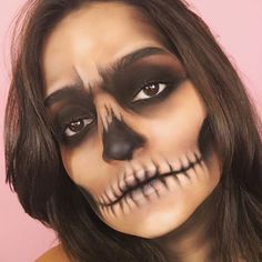 How To: Easy Halloween Skull Makeup Tutorial | Makeup & Beauty Makijaż Sugar Skull, Skull Makeup Tutorial, Maquillage Halloween Simple, Halloween Makeup Sugar Skull, Creepy Halloween Makeup, Skeleton Makeup