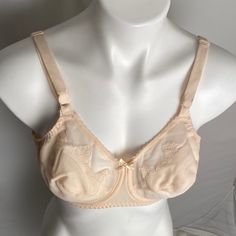 Bali 34c Nude Bra. Smoke Free Home. Full Cup Beige Bra For Summer, Summer Full Cup Beige Bra, Classic Full Cup Beige Bra, Beige Full Cup Bra For Summer, Classic Beige Full Cup Bra, Feminine Full Cup Beige Bra, Beige Full Coverage Bra For Spring, Cream Underwire Bra, Summer Cream Underwire Bra