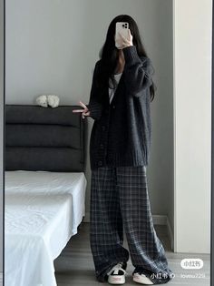 Comfy Korean Outfits Lazy, Comfy Korean Outfits At Home, Korean Comfy Outfits Home, Comfortable Clothes Aesthetic, Korean Lazy Outfit, Korean Home Outfit, Korean Comfy Outfits, Korean Pjs, Shy Outfits