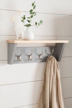 Our Malvern hooks are the perfect addition to any hallway, kitchen or living space. Matching back to our bestselling furniture range you can keep your outerwear organised. Suitable for wall mounting, fixings not included. Coat Hooks Hallway, Bathroom Door Hooks, Beach Hut Decor, Hair Salon Interior, Small Entryways, Hall Decor, Door Hooks, Small Hallways