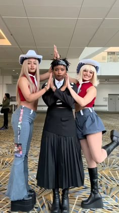 Patty And Liz Cosplay, Kieraplease Cosplay, Sister Cosplay Ideas, Best Cosplay Ideas, Video Game Costumes Female, Cosplay Women Outfits, Maka Soul Eater Cosplay