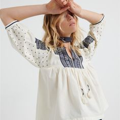 Gorgeous Top For Your Boho Spring Ladies , Brand New With Tags , No Issues , Odors , Smoking Or Pets Casual White Peasant Top With Embroidered Neckline, Casual White Peasant Top With Embroidered Hem, Jacket With Dress, Boho Embroidery, Denim Jacket With Dress, Fashion For Work, Trendy Dress Outfits, Bohemian Tops, Poncho Style