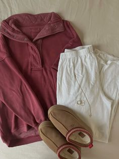 Sweatpants outfit - viral aeire quarter snap sweatshirt Everyday Outfits Sweatpants, College Outfits Sweatpants, Sweats Aesthetic Outfit, Lulu Sweatpants Outfit, Outfits With Wide Leg Sweatpants, Sweatpants And Uggs Outfit, Sweatpants Outfit Work, Tan Sweatpants Outfit, Winter School Outfits Cold Comfy