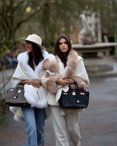 Feminine Empowerment, Classy Winter Outfits, Arab Beauty, French Girls, Classy Aesthetic, Winter Fits, Your Girl, Looks Style, Mode Inspiration