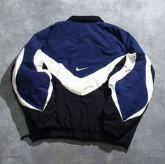 Vintage Nike Jacket Outfit, Nike Jacket Outfit, Vintage Nike Jacket, Jacket Outfit Women, Star Clothing, Nike Retro, Diy Clothes Design, Future Clothes