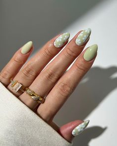 sage green florals 🌿🌸🪽 • rings from @sayacollection__ - code NAILS20 for 20% off ✨ #nails #nailinspo #nailart #naildesign #summernails #sagenails Tari Tradisional, Winter Nail Art Ideas, Nail Vibes, Nailinspo Nailart, Green Acrylic Nails, Green Nail Art, Romantic Nails, Green Nail Designs