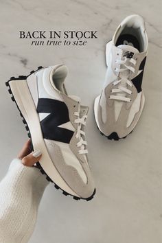 Nb Sneakers, Stylin By Aylin, Ultra Mini Uggs, Shoes New Balance, Ugg Mini, New Balance 327, Weekly Outfits, Most Comfortable Shoes, New Balance Sneakers