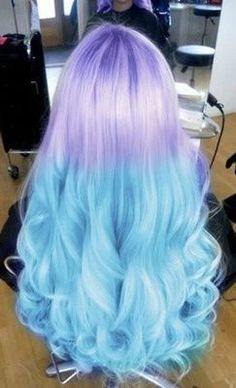 Love the cotton candy blue Blue And Purple Hair, Pastel Blue Hair, Anting Manik, Mermaid Hair Color, Rainbow Hair Color, Cute Hair Colors, Hair Color Crazy, Hair Color Pastel, Hair Color Purple