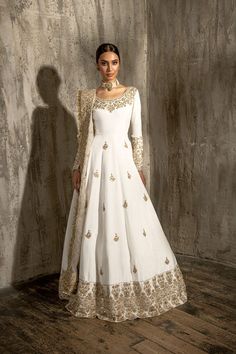 Dresses For Nikkah, Vmas Red Carpet Outfit, Vmas Red Carpet, Wedding Gown Brand, Female Dress, Dresses Traditional, Indian Dresses Traditional, Trendy Outfit Ideas, Trendy Fall Outfits