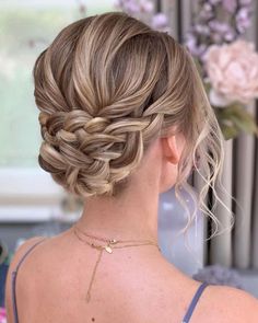 Crown Braid Prom Hairstyle Easy Wedding Hairstyles, Prom Ponytail Hairstyles, Prom Hair Up, Sanggul Modern, Cute Prom Hairstyles, Braid Updo, Easy Wedding, Prom Hair Down, Simple Wedding Hairstyles