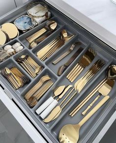 how to organize everything in your kitchen Desain Pantry Dapur, Gold Utensils, Kitchen Decor Collections, Crockery Design, House Organisation, Kitchen Organisation, Kitchen Pantry Design, Aesthetic Kitchen