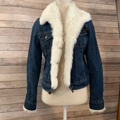 Arizona Jean Co Juniors Jean Jacket Size M Wash Faux Fur Quilted Lining. Never Worn Pit To Pit 19 1/2” Length 20 1/2” Smoke And Pet Free Home Fast Shipping B11/12 06 Juniors Jeans, Arizona Jeans, Jean Coat, Jean Jacket, Faux Fur, Arizona, Jackets & Coats, Jackets For Women, Pet