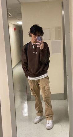 #fashion #mensfashion #outfits #fits #streetwear #skater #boy #indie #vintage nike crewneck brown khaki cargo pants Brown Crewneck Outfit Men, Boys Styles Fashion, Cool Fits Men, How To Style Cargo Pants Men, Khaki Cargo Pants Outfit Men, Aesthetic Fits Men, Fits Aesthetic Men, Brown Cargo Pants Outfit Men, Men’s Cargo Pants Outfit