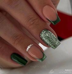 Simple Nail Designs Green And White, Green With Silver Nails, Sage Green Nails With Gold, Green Shiny Nails, Emerald Green Christmas Nails, Dark Green Nail Art, Mega Base, Magnetic Nail Polish, Hard Gel Nails