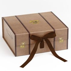 Harry Potter Medium Trunk Gift Box Harry Potter Gift Box, Harry Potter Trunk, Hogwarts Trunk, Harry Potter 3, Harry Potter Jewelry, Harry Potter Merchandise, Hogwarts Crest, Harry Potter Gifts, Magnetic Strip