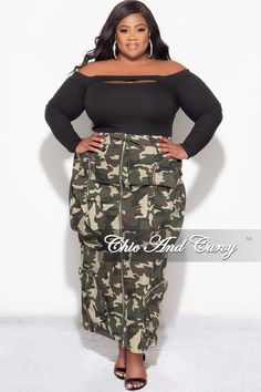 High waisted skirt Elastic waistband Pockets Zipper detail Cargo style Zipper closure 95% polyester 5% spandex Hand wash cold Model is wearing a 2X Plus Size Cargo Skirt, Plus Size Cargo, Stretch Denim Skirt, Chic And Curvy, Curvy Plus Size, Cargo Style, Cut Out Top, Camouflage Print, Cargo Skirt