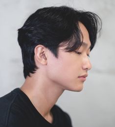 Thick and dark Asian hair allows for a wild variety of hairstyles to choose from. To make the choice easier, we've gathered all the best hairstyles for Asian men in this guide. Male Mid Length Hairstyles, Mid Length Hair Men Asian, Curtain Bangs Male, Bangs Men, Man Haircut, Asian Man Haircut, Monochrome Makeup, Hair Goal