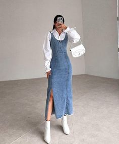 Tzniut Outfits, Modest Classy Outfits For Women, Long Jean Dress Outfit, Denim Aesthetic Outfit, Outfit Ideas For University, Dress With Jeans, Casual Modest Outfits, Denim Dress Outfit Ideas, Modest Summer Fits