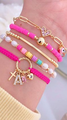 Celebrity Brides, Girly Bracelets, Pop Jewelry, Preppy Jewelry, Unconventional Wedding, Diy Friendship Bracelets Patterns, White Gown, Bead Charms Diy, Diy Bracelet Designs