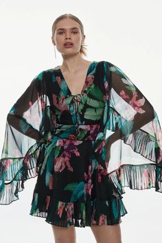 Drama Kimono Floral Woven Mini Dress Kimono Floral, Beach Kimono, Ladies Clothes Fashion, Ladies Clothes, Kimono Sleeves, The Drama, Summer Staples, Shop Mens Clothing, Guest Outfit