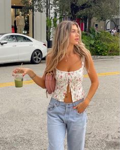 Floral Tops Outfit, Fancy Summer Outfits, Tulum Fits, Pier Outfit, Mall Outfit Ideas, Fest Outfits, Looks Party, Summer 24