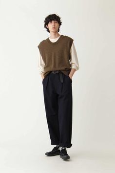 Male Minimalist Fashion, Painter Outfit Men, Earth Tone Male Outfit, Male Teacher Outfits Elementary, Japanese Androgynous Fashion, Grandpacore Outfits, Masc Office Outfits, Architect Outfit Man, Color Outfits Men