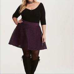 This Gorgeous Purple Double Lined Mesh Skirt Is Perfect For Date Nights, Going Out, Weddings, Etc! Condition: Great/Nwot! Brand: Torrid Flaws: Flawless Measurements: In The Pictures! Product Description: In The Pictures! Features: Elastic Waistband, Back Zipper If You Have Any Other Questions, Feel Free To Ask! Offers Are Welcomed !! Plus Size Boho Fashion Winter, Corporate Goth Plus Size, Chubby Grunge Outfits, Plus Size Petite Fashion, Natural Wardrobe, Torrid Outfits, Flare Mini Skirt, Mesh Mini Skirt, Plus Zise