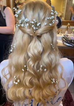 Butterfly Hairstyles, Hairstyle Latest, Rapunzel Wedding, Butterfly Braid, Floral Wedding Hair, Rapunzel Hair, Hair Curls, Fairy Hair