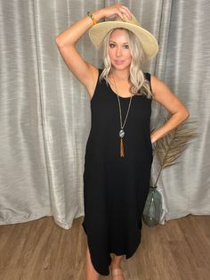 Summer Casual Date Night Outfit Idea, Black Lightweight Dress for Summer Outing Summer Date Night Outfit, Summer Date Night, Statement Sleeves, Dressy Dresses, Outfit Look, Cool Summer, Shift Dress Black