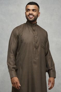 Heavy Weight Jubbah Thobe Full Sleeves With Cuffs          Winter Thobe ideal for cold weather. Size         Length               Shoulder               Chest               Sleeve                 Inches/cm         Inches/cm            Inches/cm       Inches/cm  52            52"/132 cm       17.5"/43cm          22"/57cm        23"/59cm 54            54"/137cm        18"/45cm             23"/59cm        23.5"/60cm 56            56"/142cm        18.5"/47cm          24"/62cm        24"/62cm 58 Traditional Long Sleeve Luxury Thobe, Fitted Embroidered Long Sleeve Thobe, Ceremonial Long Sleeve Embroidered Thobe, Casual Cotton Long-sleeved Thobe, Festive Black Maxi-length Thobe, Heavy Weight, Full Sleeve, Cold Weather, Mens Outfits