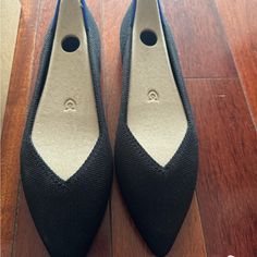 Brand New Rothy The Point Ll Comfortable Black Pointed Toe Flats, Black Low Heel Casual Flats, Black Cushioned Flats For Fall, Black Flats With Textured Sole For Fall, Black Low Heel Flats With Cushioned Footbed, Rothys Shoes, Shoes Brand, Shoe Brands, Flat Shoes Women