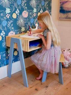 19 DIY Cosleepers - How To Build A Side Car Crib Diy Kids Desk, Diy Kids Furniture, Montessori Playroom, Diy Bench Outdoor, Desk Diy, Kids Desk, Pallet Patio, Desk Plans, Kids' Desk